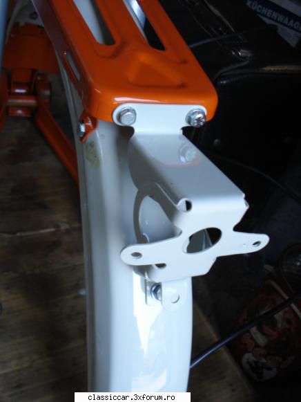 Minimnobra Orange - suportul l�mpii la locul ei - Prezentare motociclete, motorete si biciclete de colectie