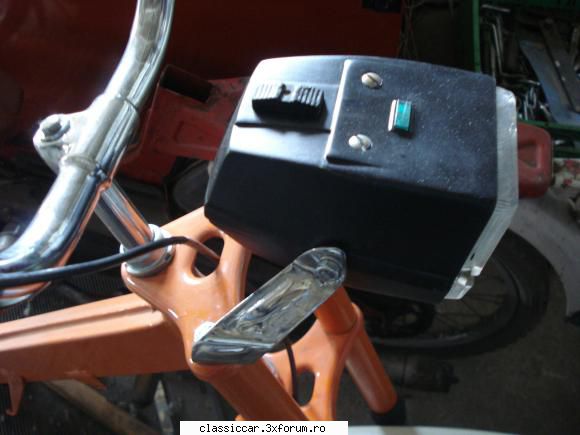 Minimnobra Orange - far revopsit, restaurat - Prezentare motociclete, motorete si biciclete de colectie