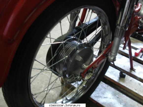 Mobra 50 Super 1980 - roata din partea cealalt� - Prezentare motociclete, motorete si biciclete de colectie
