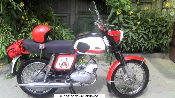 Mobra 50 Turist - Impreuna cu casca originala de - Prezentare motociclete, motorete si biciclete de colectie