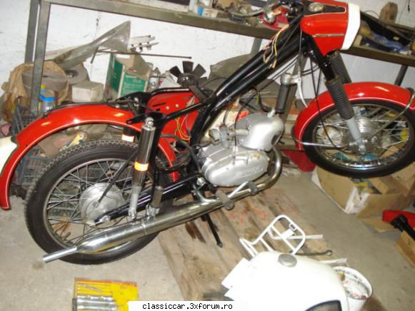 Mobra Turist 1983 - se adun� incet piesele, azi - Prezentare motociclete, motorete si biciclete de colectie