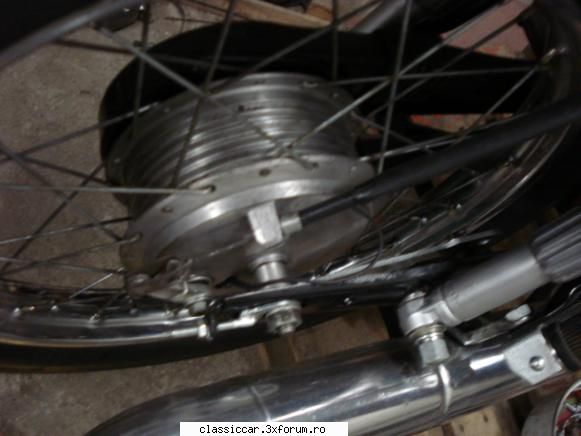 Mobra Turist 1983 - detaliu butuc spate - Prezentare motociclete, motorete si biciclete de colectie