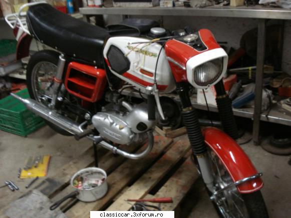 Mobra Turist 1983 - culorile la mod� in anii 80 - Prezentare motociclete, motorete si biciclete de colectie