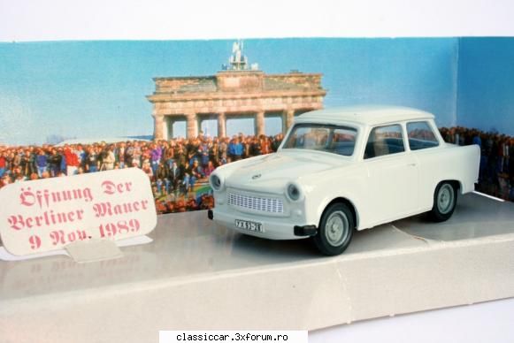 Modelism si machetute - Daca doreste cineva.. Trabant , langa zidul - Modelism si machetute