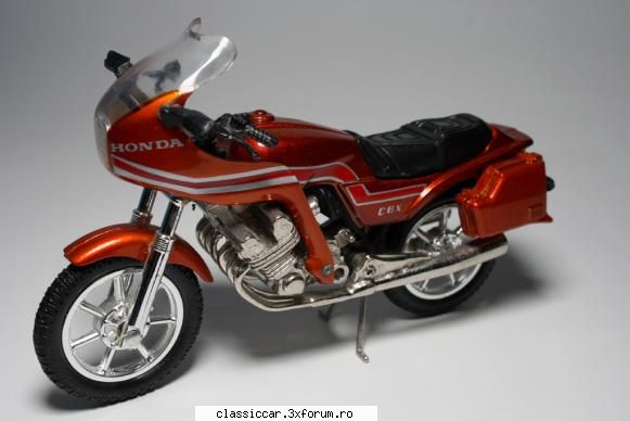 Modelism si machetute - Un alt monstru cu sase cilindri: Honda CBX 1500 - Modelism si machetute