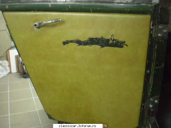 Modificarea unui M - Tapiterie usa cu sigla de lup brodat - Reconditionari si Restaurari