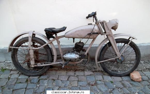 Moto Victoria 1939 - Ce-i place babei sa stea la pozat! :) - Reconditionari si Restaurari