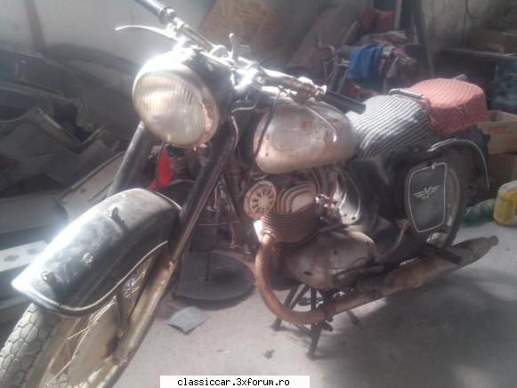 Motocicleta Balkan - Ieri, dupa o plimbare scurta - Prezentare motociclete, motorete si biciclete de colectie