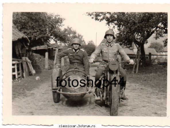 Motocicleta Ij cu atas - Sunt mai multe poze asema - Prezentare motociclete, motorete si biciclete de colectie