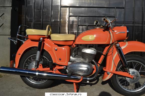 250 este restaurata totalitate din piese noi motor sunt rulmenti noi ambielej cilindru .totul fost