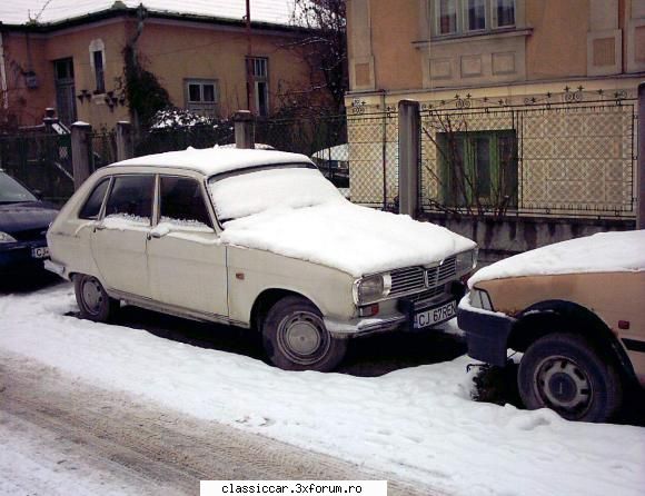 N-am vazut demult Renault R16 - Si caea alba. Pe asta am mai vazut-o circuland - Vanatoarea de epave