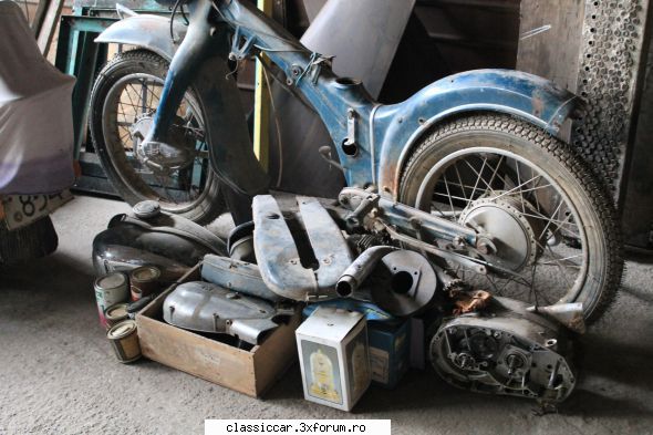 NSU MAX Spezial 1956 - Din gramada asta de piese ar trebui sa iasa un - Reconditionari si Restaurari