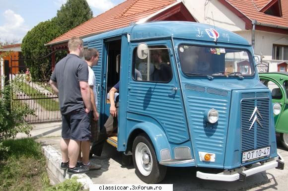 Nemzetkozi Oldtimer talalkozo � Szatmarnemeti � 2010 junius 5-6. - Sajnos meglepet�s kocsi - Hungarian corner