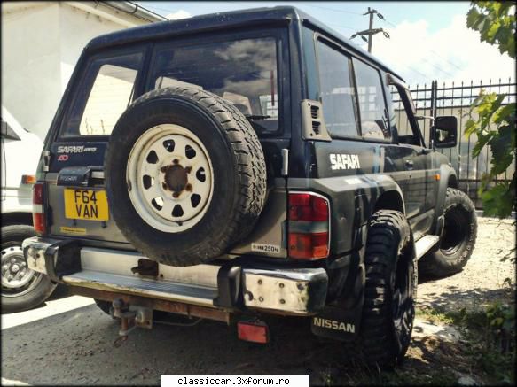 Nissan Safari Y cmc diesel. - Este vorba de niste anvelope MT montate pe jante - Prezentare masini
