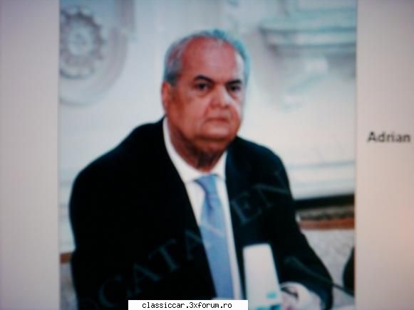 Numai aparent este vesel!! - Precis ca si oule vor fi clocite pana atunci - Coltul vesel