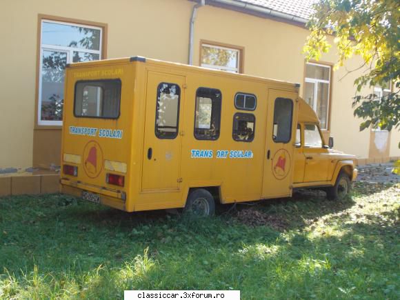 O mica/mare vanatoare - ARO transport scolari, gasit la Totesti, jud. HD - Am vazut prin Romania