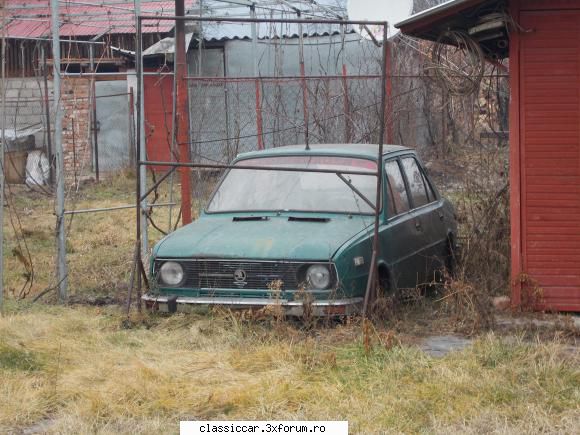 O mica/mare vanatoare - Si o Skoda uitata intr-o curte - Am vazut prin Romania