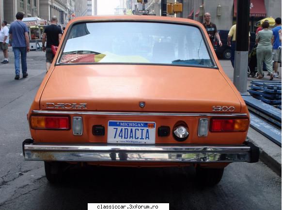 O rabla din Michigan - Nu cred sa fie Dacia. Cred ca-i R12 mexcian - Din lumea larga