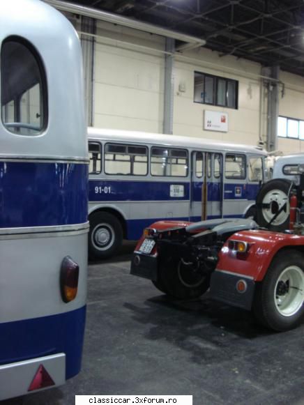 Oldtimer Show Budapesta 22 Mar 2015 - si remorca, un autobuz identic cu cabina - Arhiva evenimente 2015
