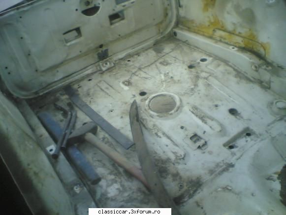 Oltcit Club-1983 - Podeaua spate cu instrumentele de indreptat - Reconditionari si Restaurari