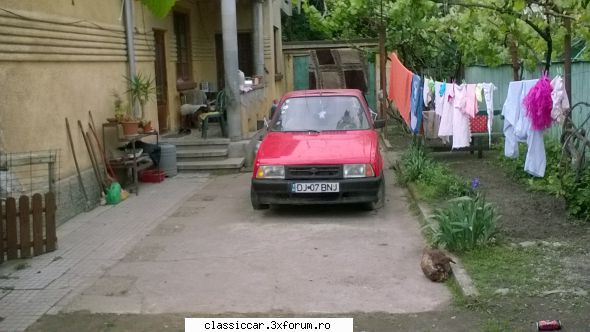Oltcituri de ici......si ..colo - Un Oltcit intr-o curte - Am vazut prin Romania