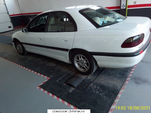 Opel Omega B 2.0i din 1995 - Plus o proba de rigoare, ca motorul e renumit - Prezentare masini