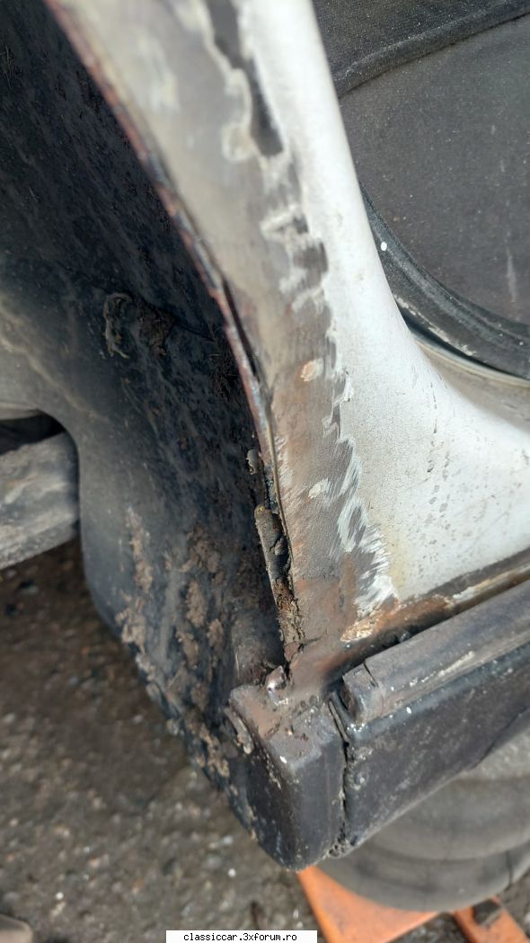 Opel Omega B 2.0i din 1995 - Pe dreapta era coco si catre usa, sub bandoul - Prezentare masini