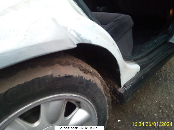 Opel Omega B 2.0i din 1995 - Dreapta, catre usa - Prezentare masini