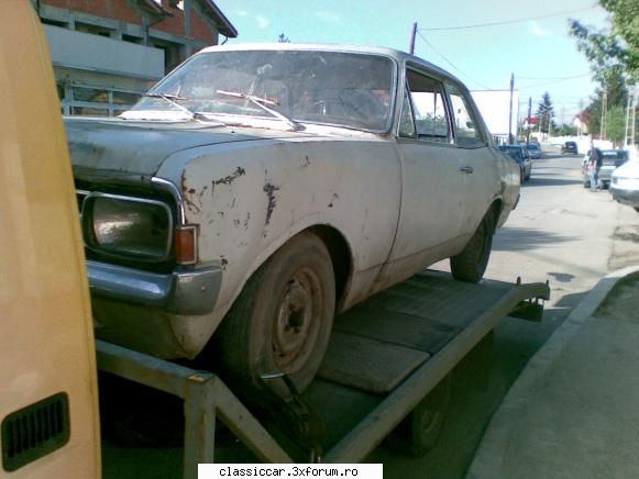 Opel Rekord c 1968 - masina pe platforma in drum catre adapost!la cam - Prezentare masini