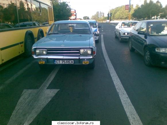 Opel Rekord c 1968 - bestia bleu in trafic la semafor! - Prezentare masini