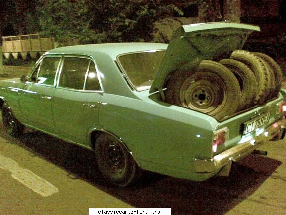 Opel Rekord c 1968 - in interiorul pormbagajului sunt citeva perne de - Prezentare masini
