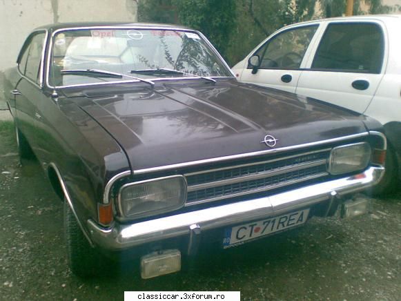 Opel Rekord c 1968 - cupeul a mai primit citeva lucrurii : antena - Prezentare masini