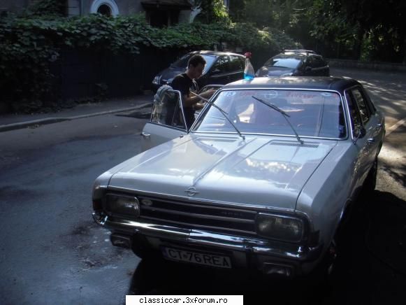 Opel Rekord c 1968 - Noii proprietari ai bestiei blondine facandu-i - Prezentare masini