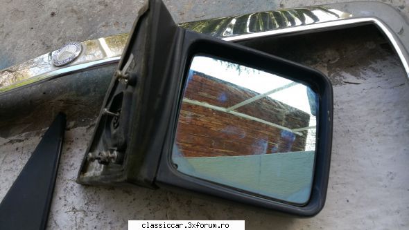 Ornamente Mercedes 240 D - Detaliu oglinda - Vanzari  piese si accesorii