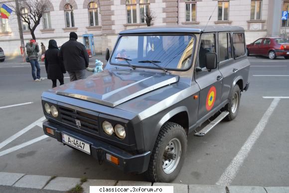 Parada militara - Cluj 2013 - Aro. Au mai fost cateva masini Aro prin preajma - Arhiva evenimente 2013