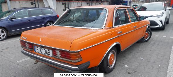 "Pătlăgica mecanică" - 1977 Mercedes 240 D (W123) - Functionala, cu ITP, as - Prezentare masini