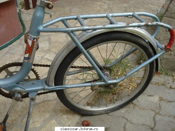 Pegas camping - detaliu cadru si roat� spate - Prezentare motociclete, motorete si biciclete de colectie