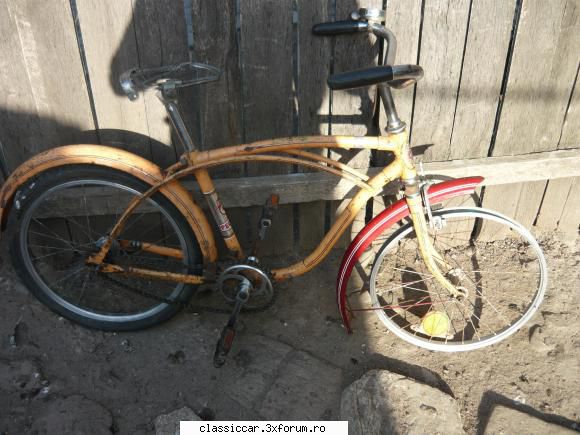 Pegas.. da de care? - bicla rosie si cea portocali - Prezentare motociclete, motorete si biciclete de colectie
