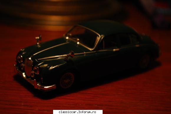 Pentru pasionati - Apoi, un Jaguar Mark 2, 1:43, Hongwell, stare - Modelism si machetute