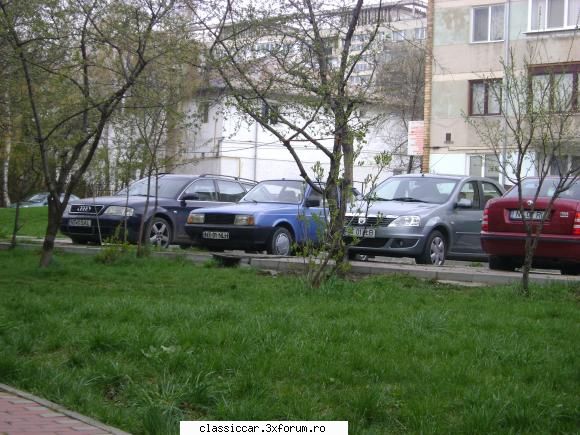 Piatra Neamt - si cand am vrut sa pozez si eu 2 moskvici-uri nu - Am vazut prin Romania