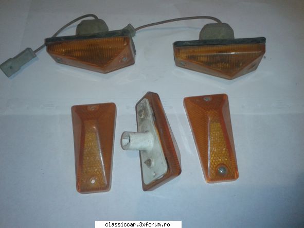 Piese.. - Semnalizari aripi Dacia. Cred ca merg si pe 1100 - Vanzari  piese si accesorii