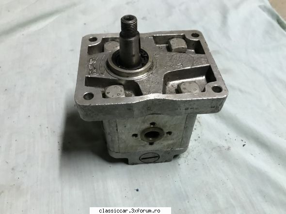Piese Aro/UTB/Raba/Saviem/Roman etc - Pompa hidraulica noua - vandut - Vanzari  piese si accesorii
