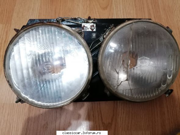 Piese Dacia - Faruri Dacia 1310, sunt farurile din poze, un far - Vanzari  piese si accesorii