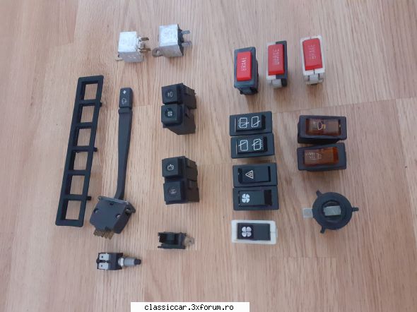 Piese Dacia ARO - Butoane 8...10 lei bucata Maneta 15 lei..relee - Vanzari  piese si accesorii