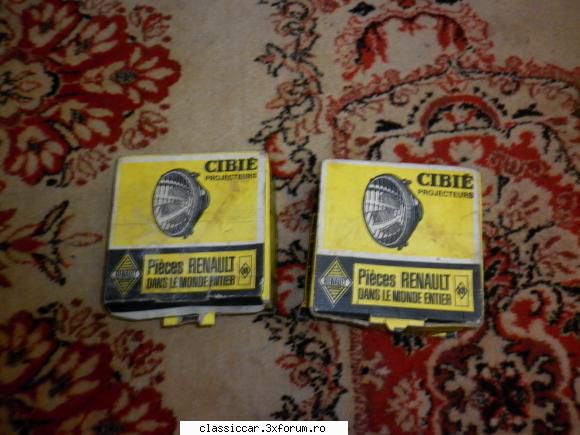 faruri cibie noi . pret nou 250 lei . piese nos renault r10 , dacia 1100 .