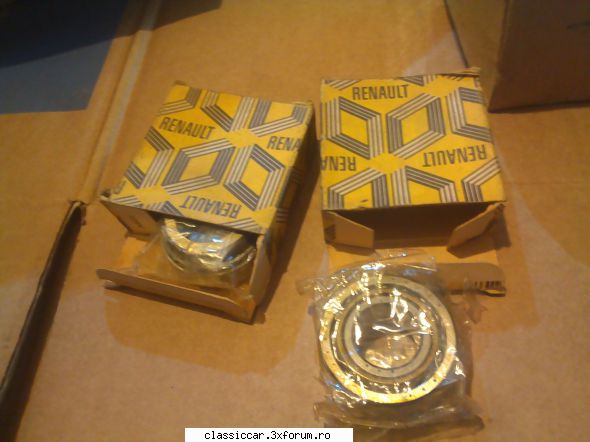 Piese noi Renault 10 - Tampoanele s-au dat Rulmentii fata sunt 120 ron - Vanzari  piese si accesorii