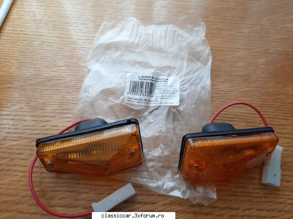 Piese noi pentru Dacia - Set semnalizari aripă noi- 50 lei - Vanzari  piese si accesorii