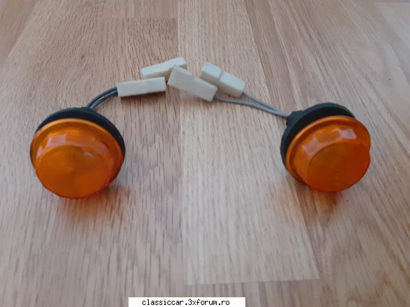 Piese oltcit - Semnalizare aripi fata de elba noi la 25 lei - Vanzari  piese si accesorii