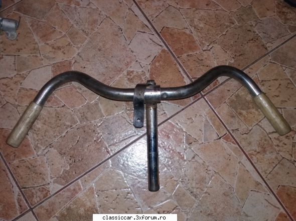 Piese pegas si ukraina - Ghidon + pipa ukraina 30 de lei - Vanzari-Cumparari biciclete