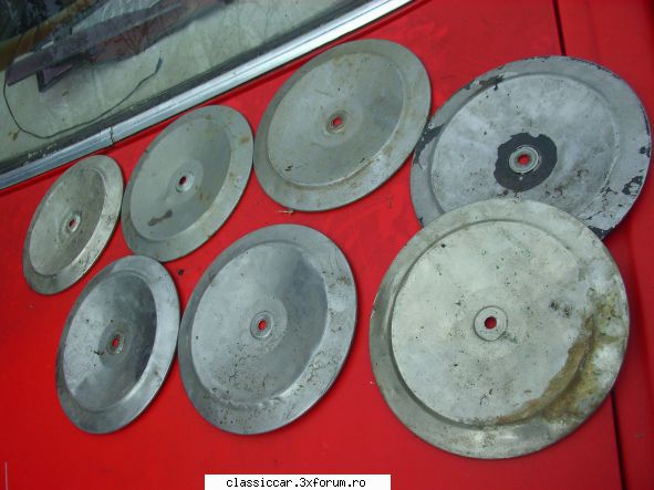 Piese pentru Dacia 1100 - Capace de roti cu mici defecte ... lovituri / - Vanzari  piese si accesorii